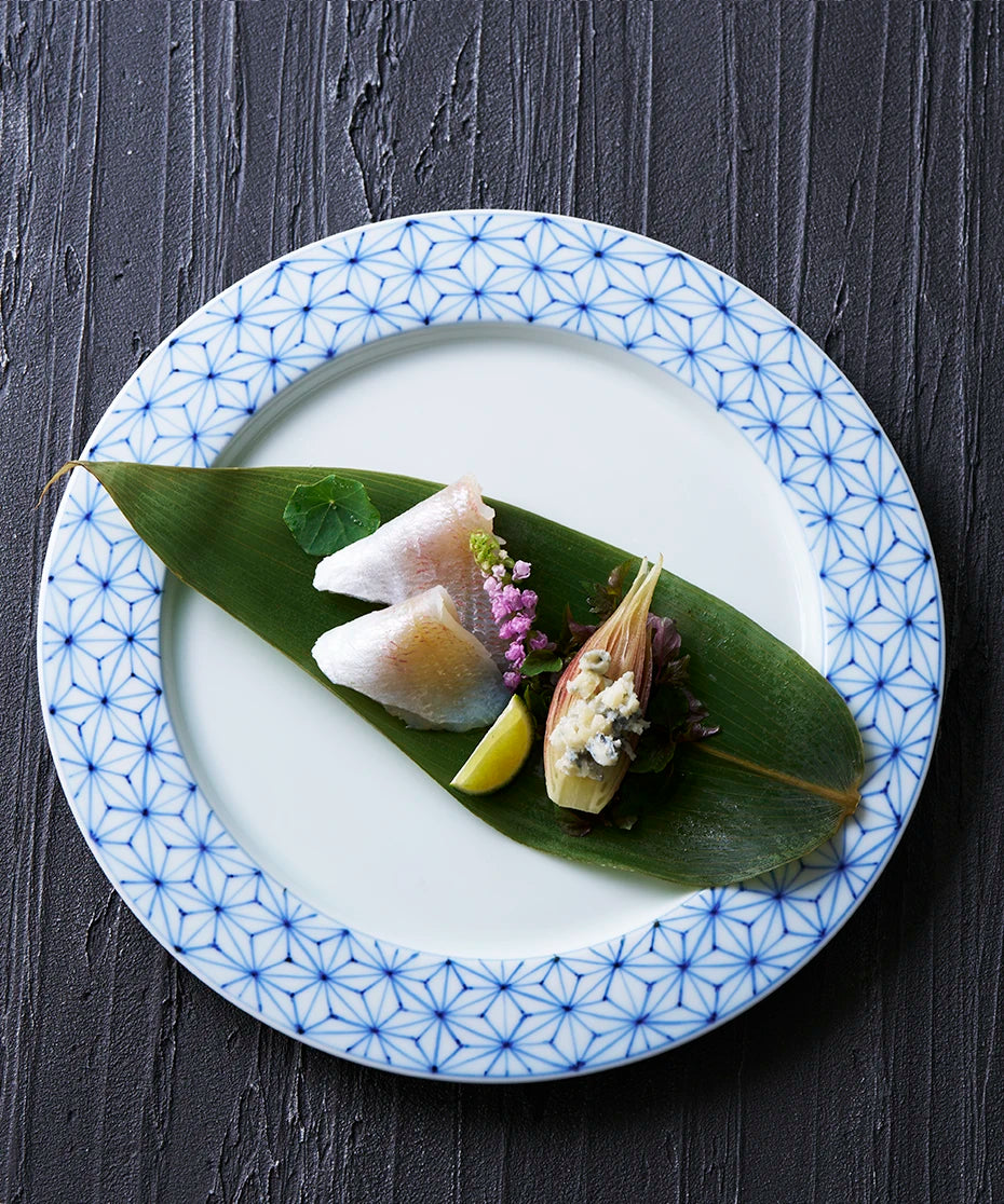 染付麻の葉紋 - 縁起皿 24cm | 有田焼(ありたやき)の専門通販 Realita