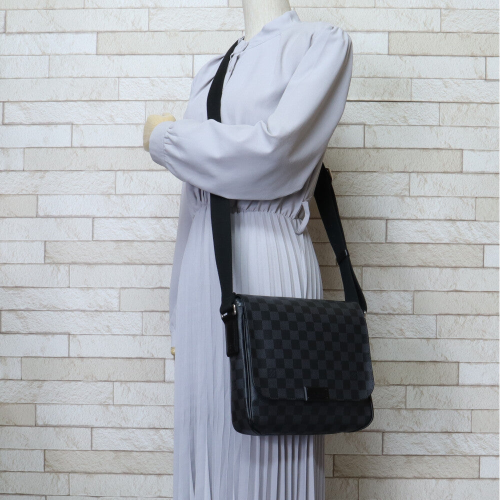 LOUIS VUITTON ルイヴィトン ディストリクトPM ダミエグラフィット