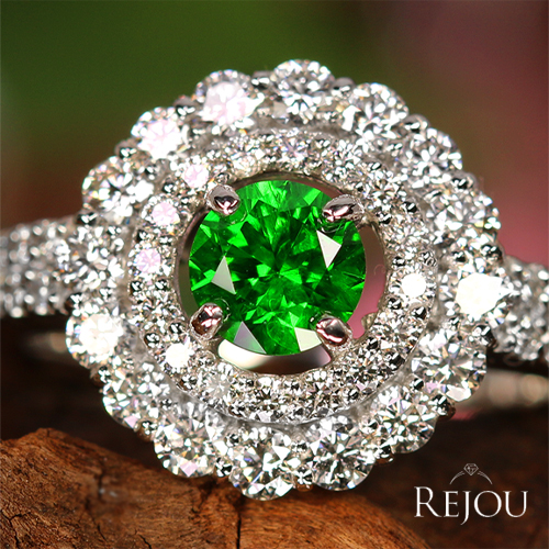 ロシア産デマントイドガーネット 約0.6ct ハートアンドキューピッド