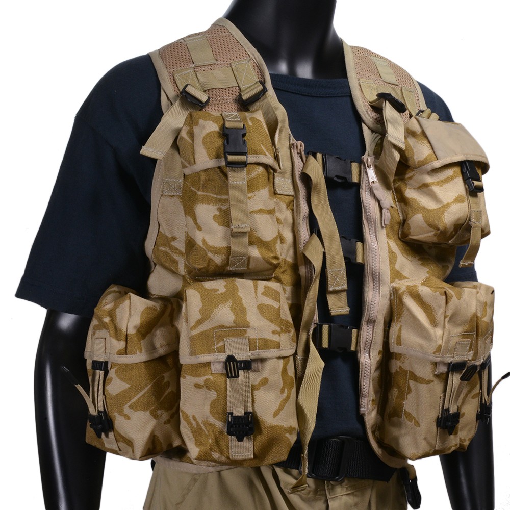 イギリス軍放出品 タクティカルベスト デザートDPM ポーチ8個付