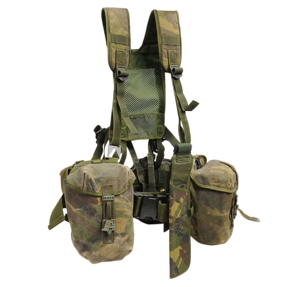 イギリス軍放出品 PLCEベルトキット DPM迷彩 バヨネットフロッグ付き