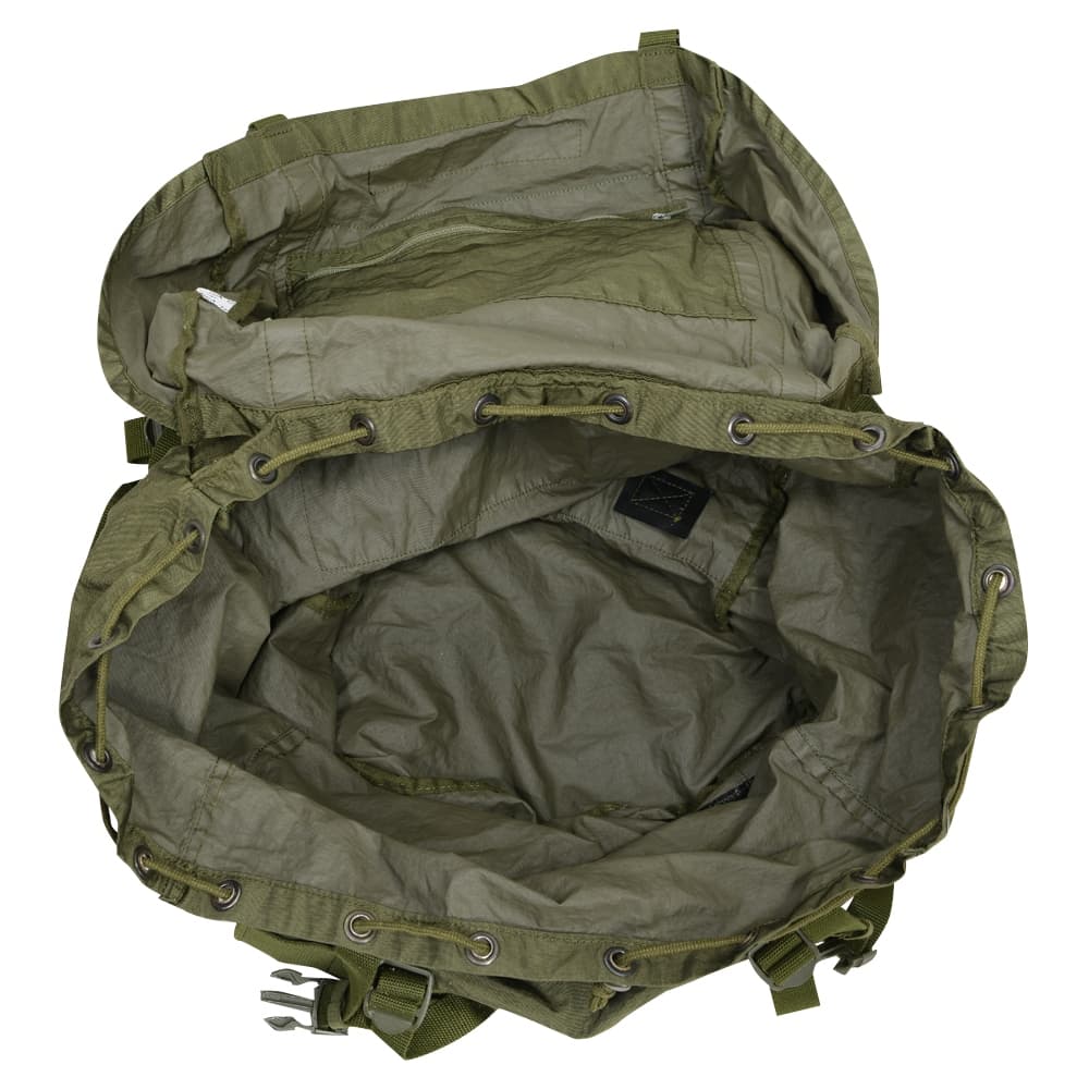 オーストリア軍放出品 バックパック 大型 70L ナイロン製 オリーブ