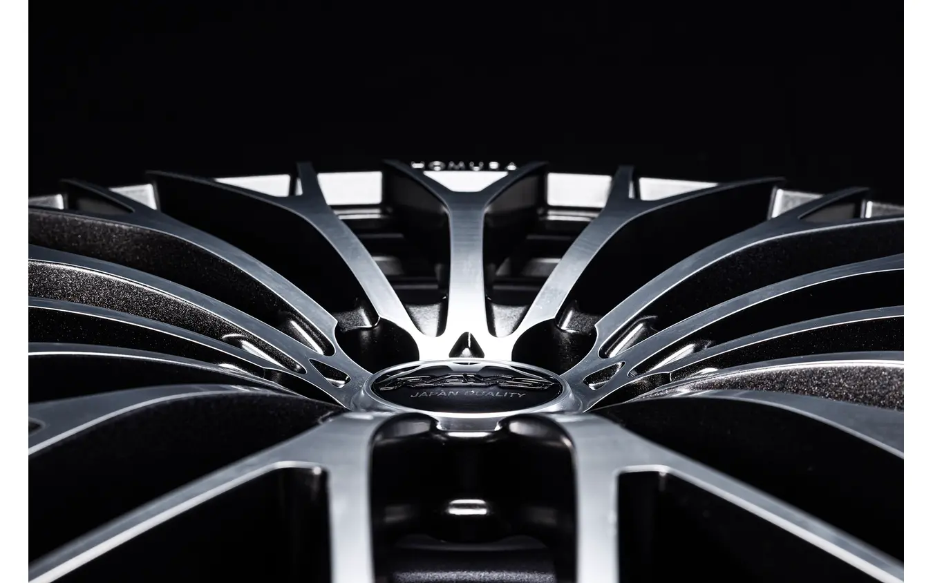 15本スポークが秘める大径トリック！ レイズ『HOMURA 2×15R』は面を