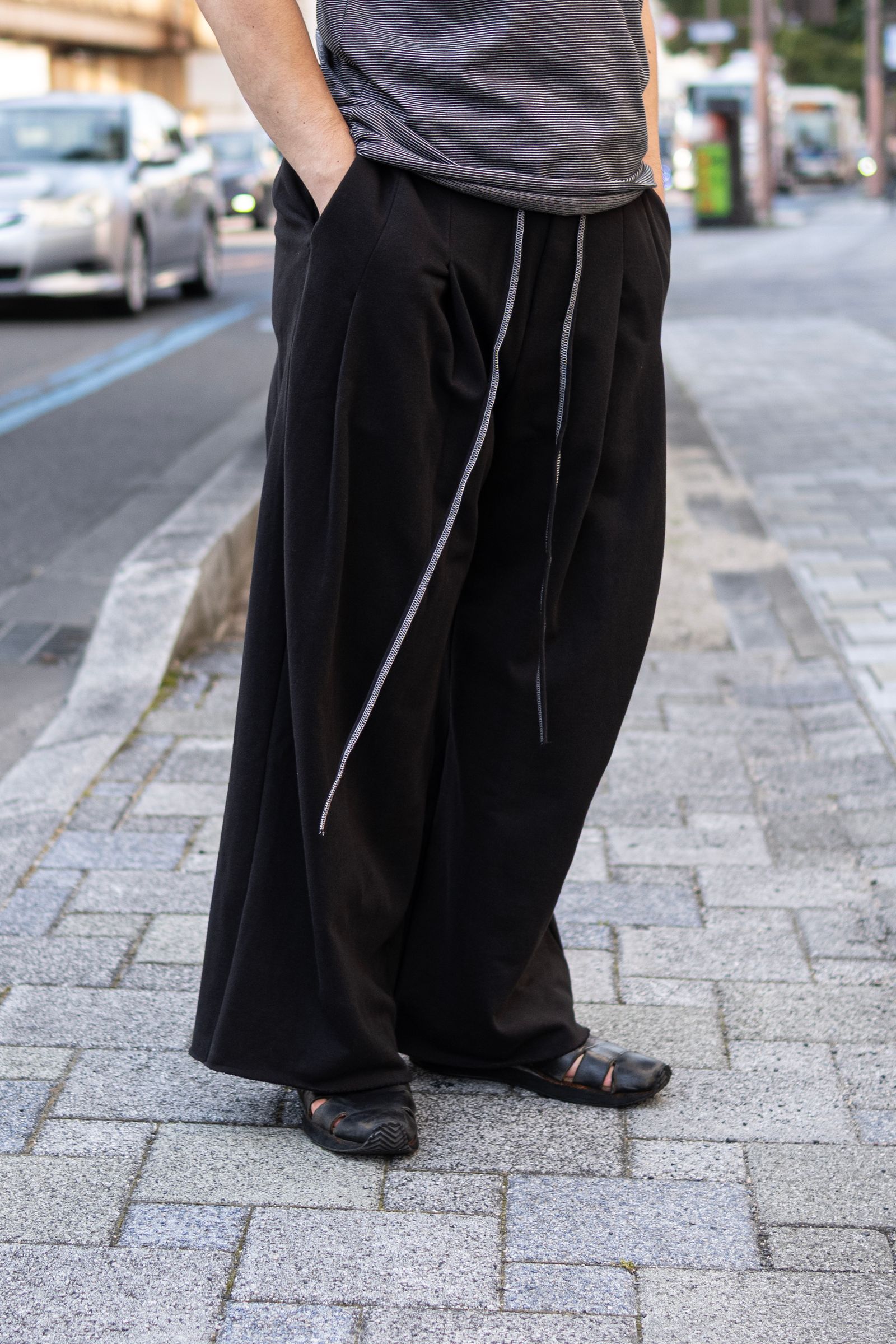 SHINYAKOZUKA - ORDINARY HOME BAGGY / BLACK | Retikle Online Store