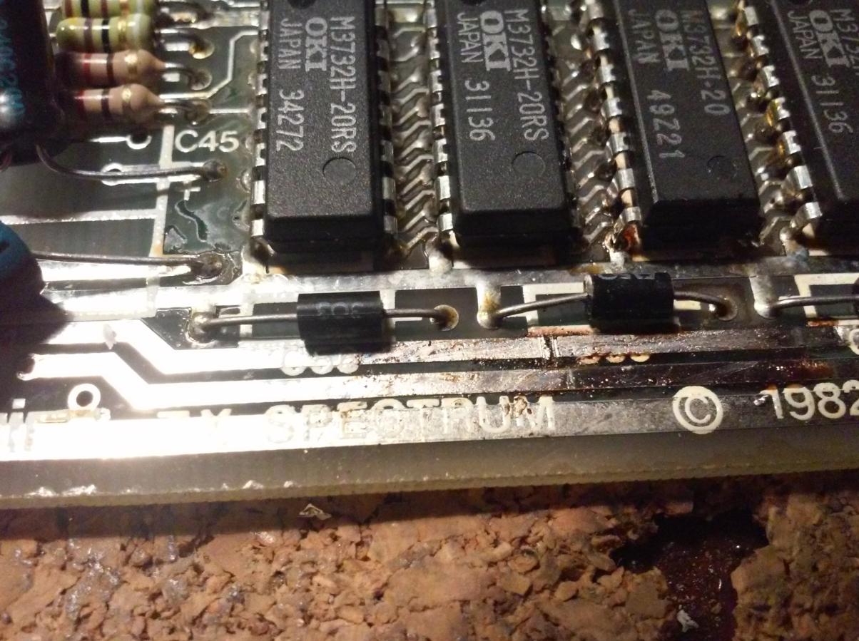 ZX Spectrum 48k Repair: A Journey Inside the Unit