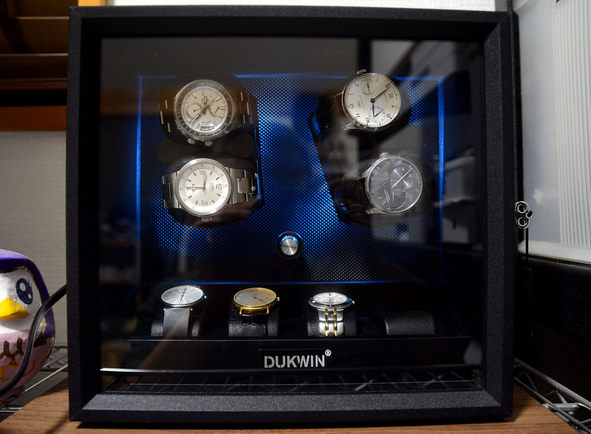 4本巻き＋4本収納可能でコンパクトなDUKWIN ワインディングマシーン