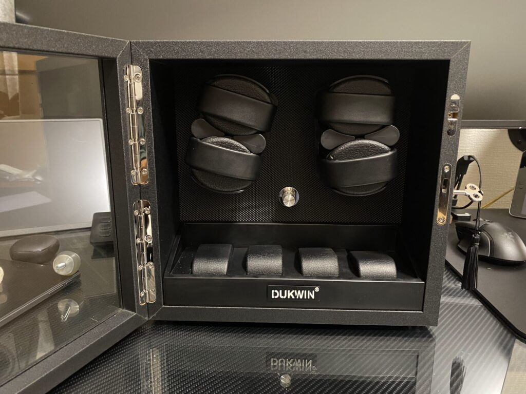 4本巻き＋4本収納可能でコンパクトなDUKWIN ワインディングマシーン