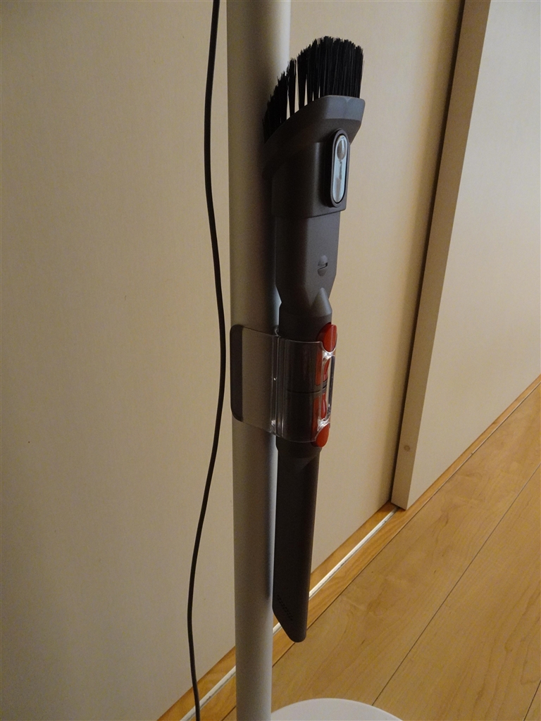 価格.com - 『スタンドのポールにツールクリップを取り付けることで