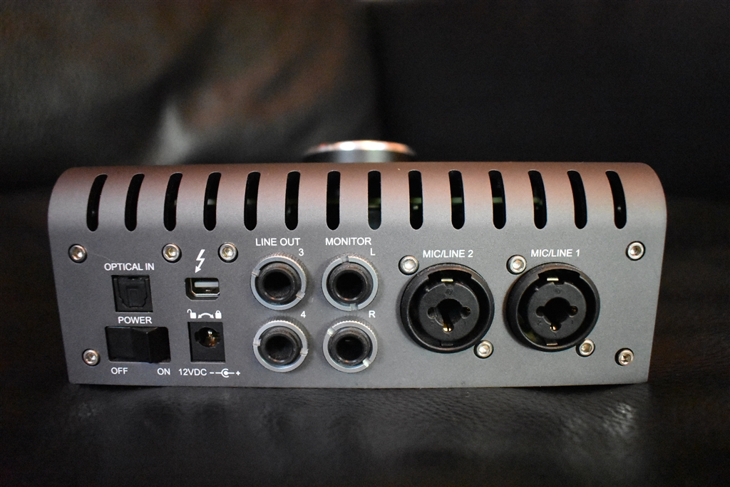 価格.com - 『リアにコンボジャック2ch、MONITOR OUT2ch、LINE OUT2ch