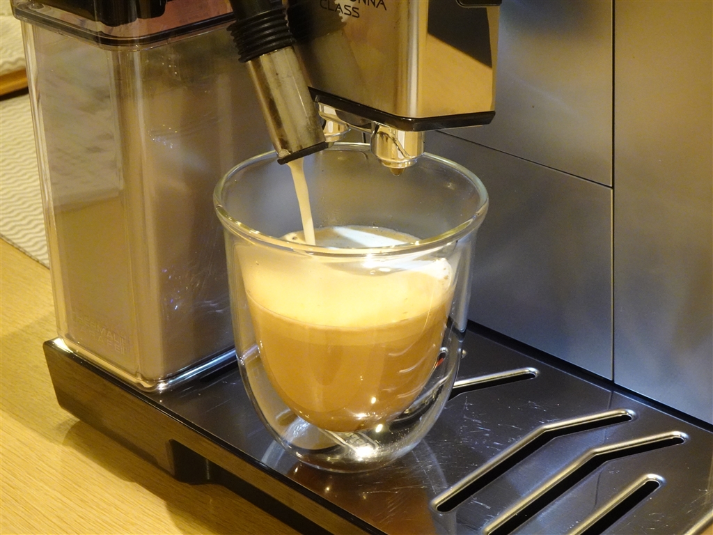 価格.com - 『カプチーノMIXは、コーヒー、ミルクの順に注ぎ、双方が