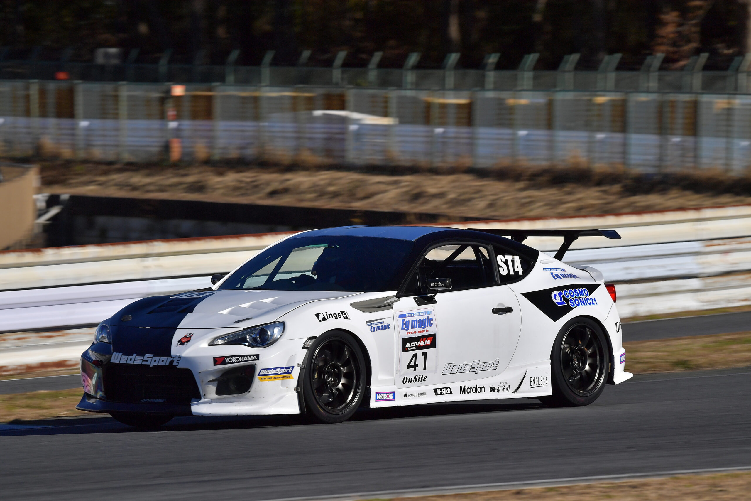 イージーマジック ZN6 86「スーパー耐久参戦車のような補強ボディに