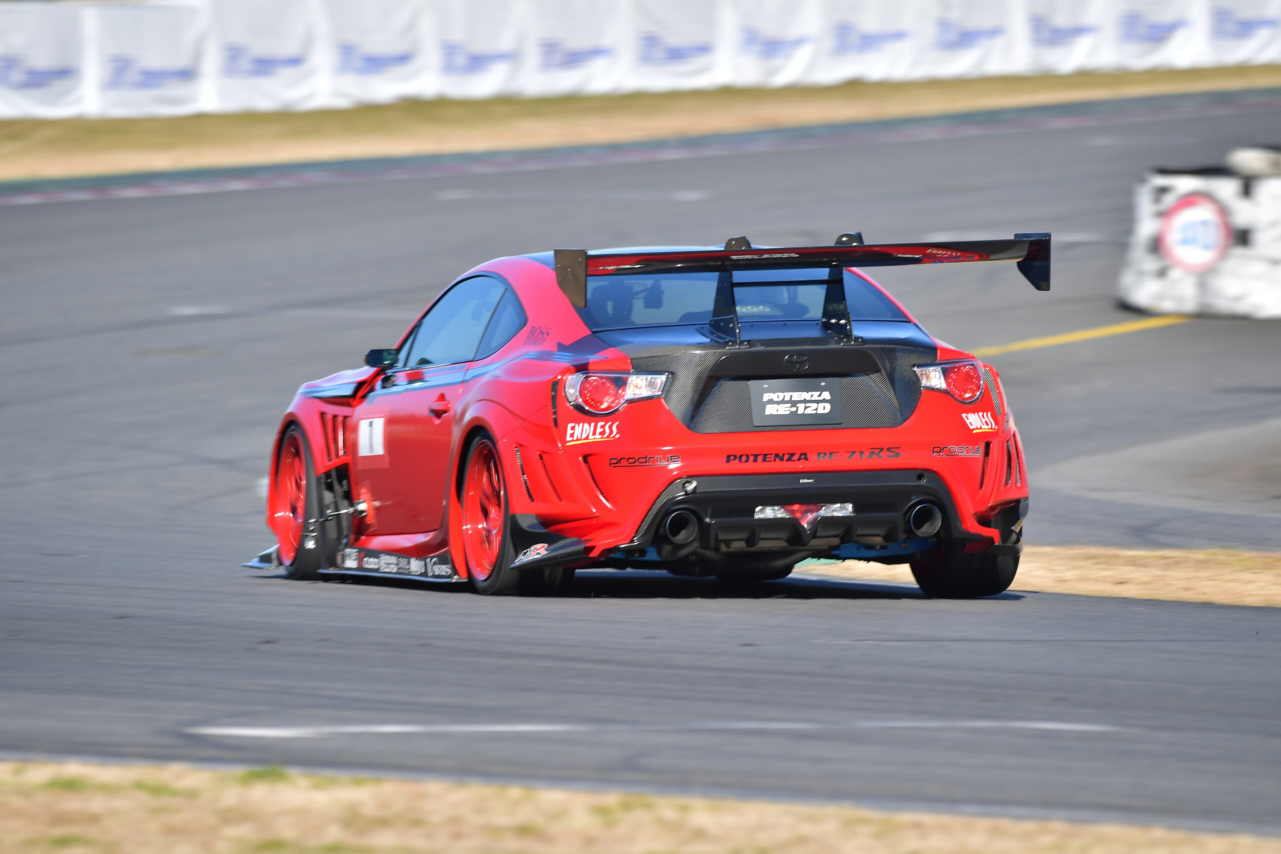 PCA 86 with BOSS ZN6 86「5年掛けて熟成の域に達した ラジアルタイヤ