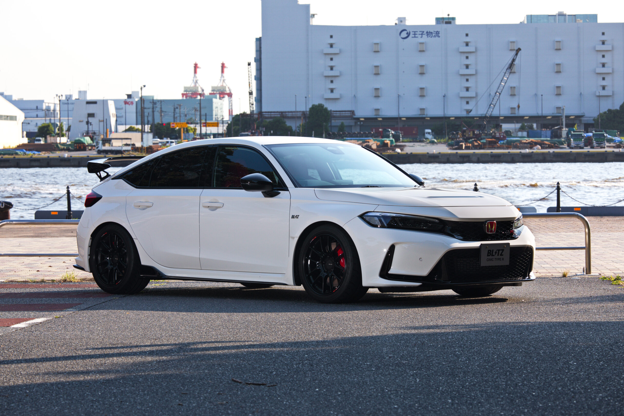 BLITZ×SA浜松×A PITオートバックス東雲がコラボ FL5シビックタイプRと