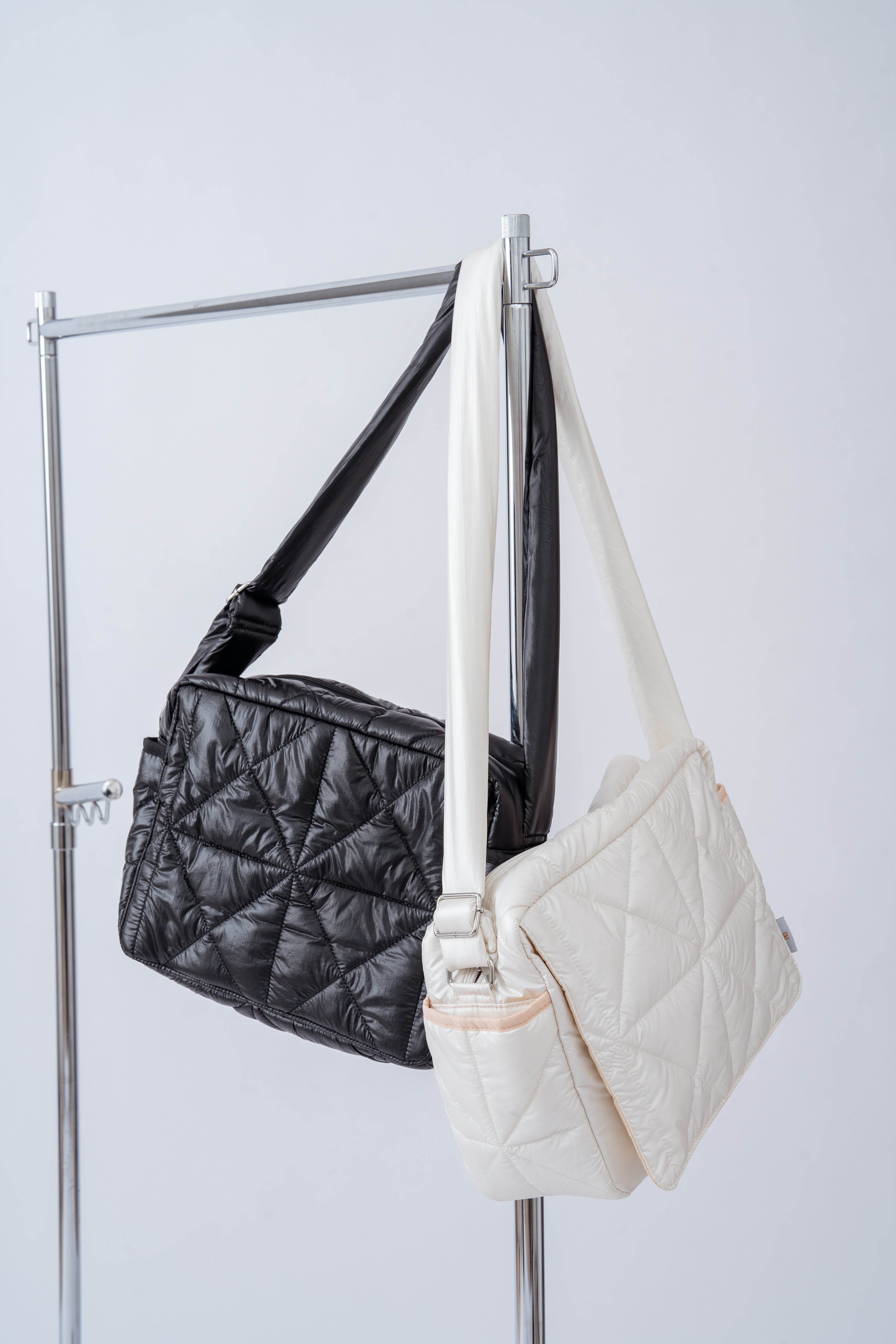 Cross quilt bag / Black – RICH RAISE