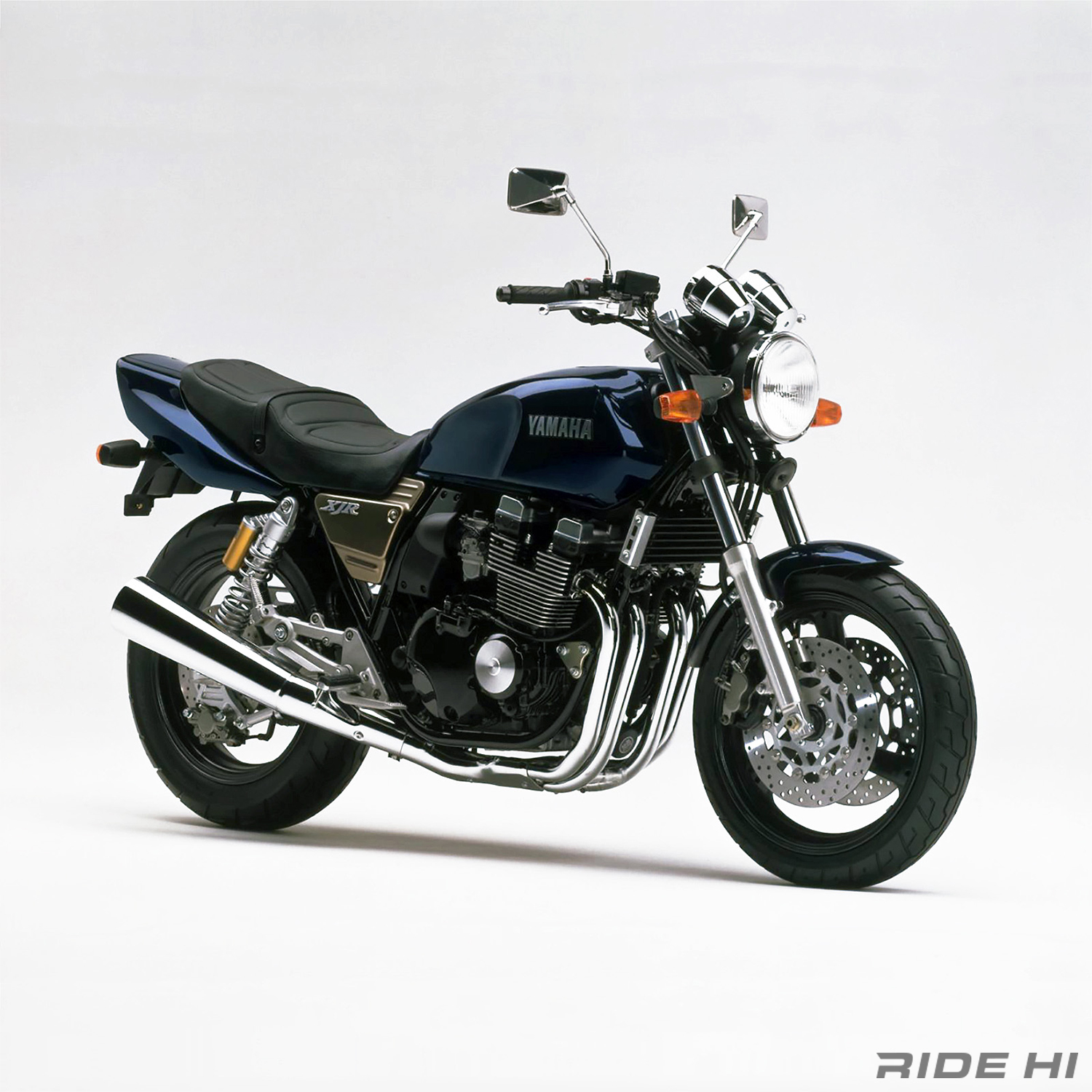 XJR400はネイキッド戦線へ水冷XJ400Zを敢えて空冷化した新エンジンで