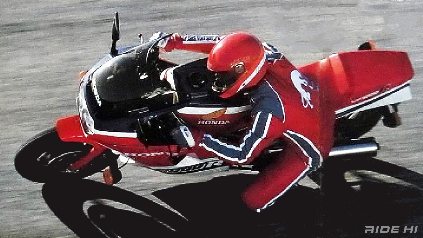 VF1000RはCB1100Rの後継で超特急と意外なジェントルさで高評価だった