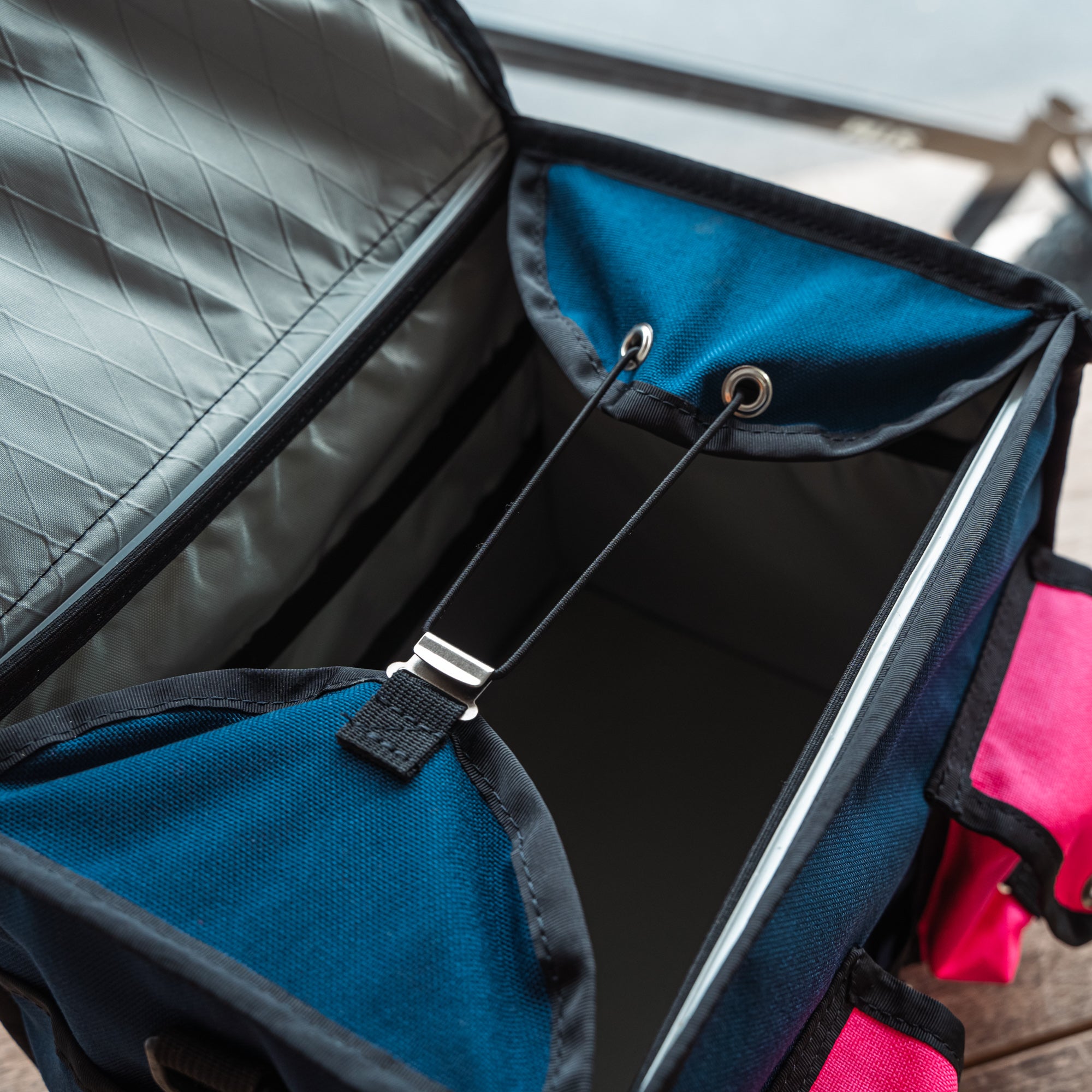 SWIFT INDUSTRIES* custom peregrine randonneur bag 12L (navy