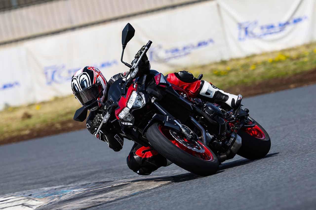 KAWASAKI Z900 PLAZA EDITION】憧れの“金色のアシ”を手に入れた