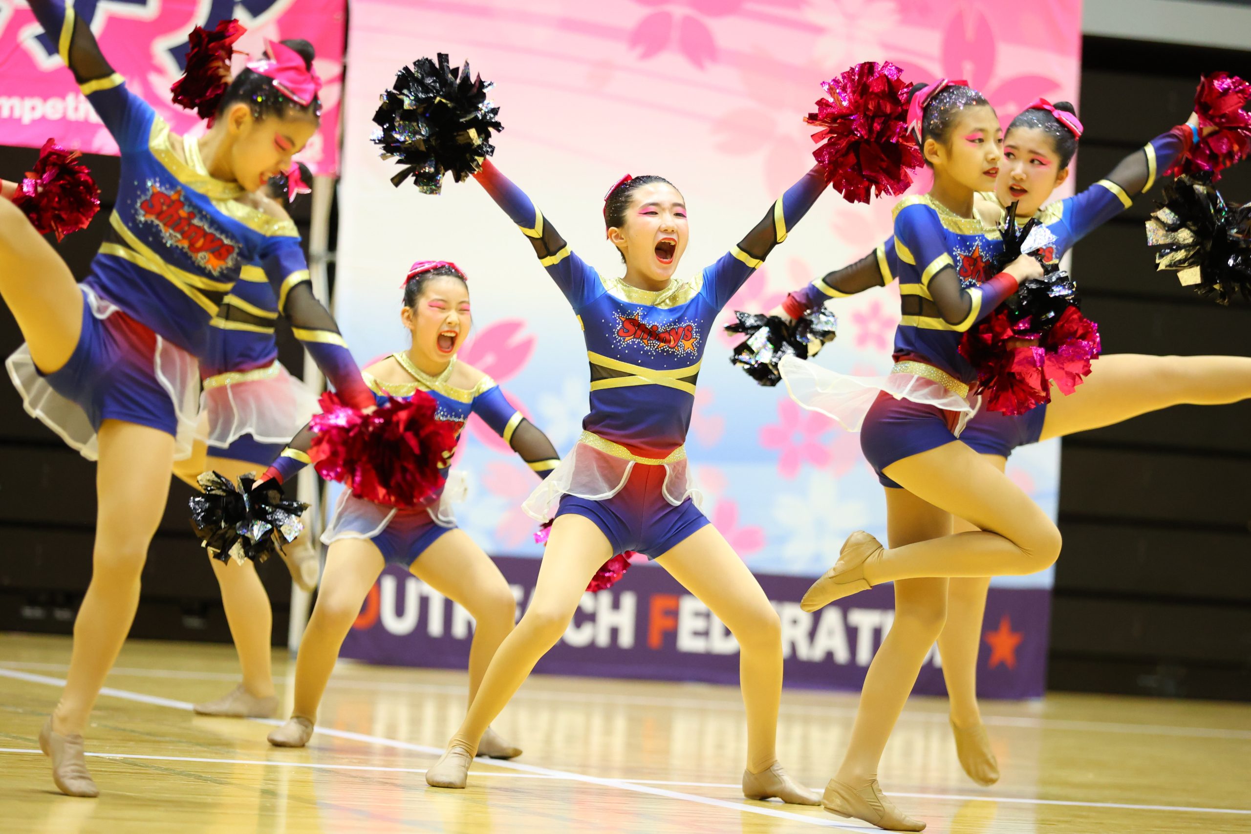 三鷹チアダンススクール Shinys | 【Rivets Pop Education】東京