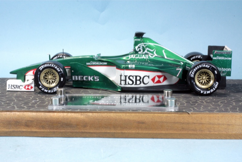 Model Force K 1/20 ジャガー R1 コスワース ブラジルGP 2000 エディ