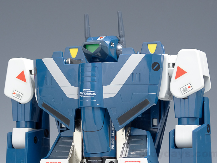 バルキリー VF-1J マックス機（バンダイ復刻版）タカトクトイス