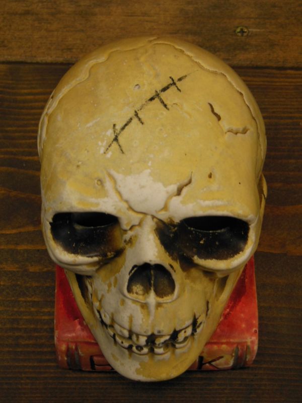 1950'S〜 SKULL ON BOOK BANK ヴィンテージ陶器製スカル骸骨貯金箱2