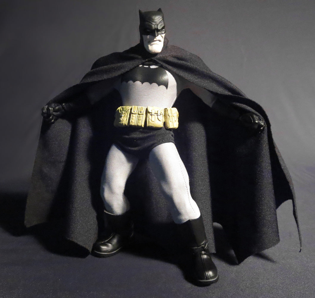Mezco Toyz One:12 Collective Presents: The Dark Knight Batman