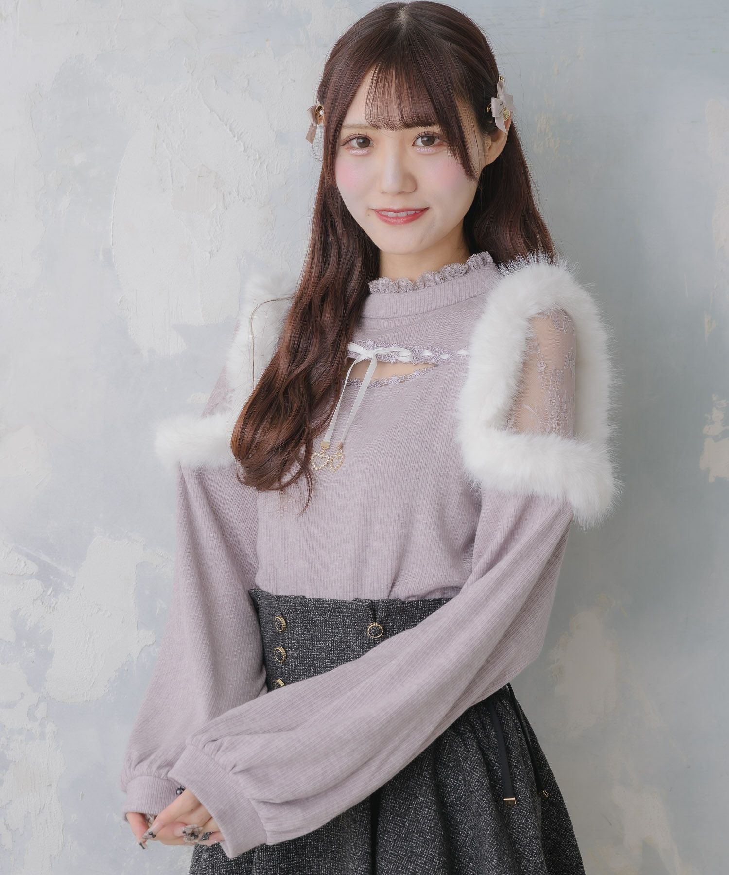 肩開きファーライン切替トップス | Rlab store