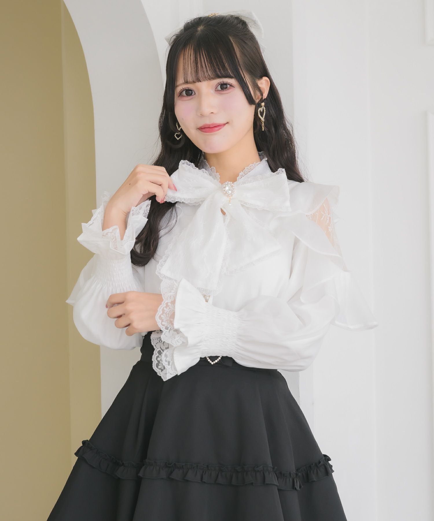 ボウタイリボンラッフルブラウス | Rlab store