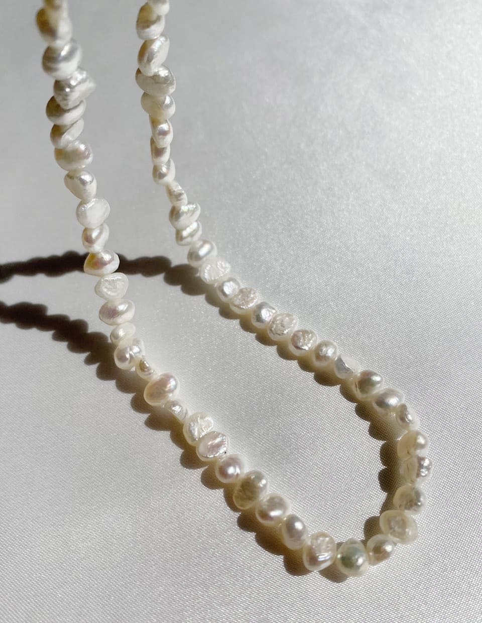 たった一つの個性を楽しむ、淡水バロックパールネックレス | 金属