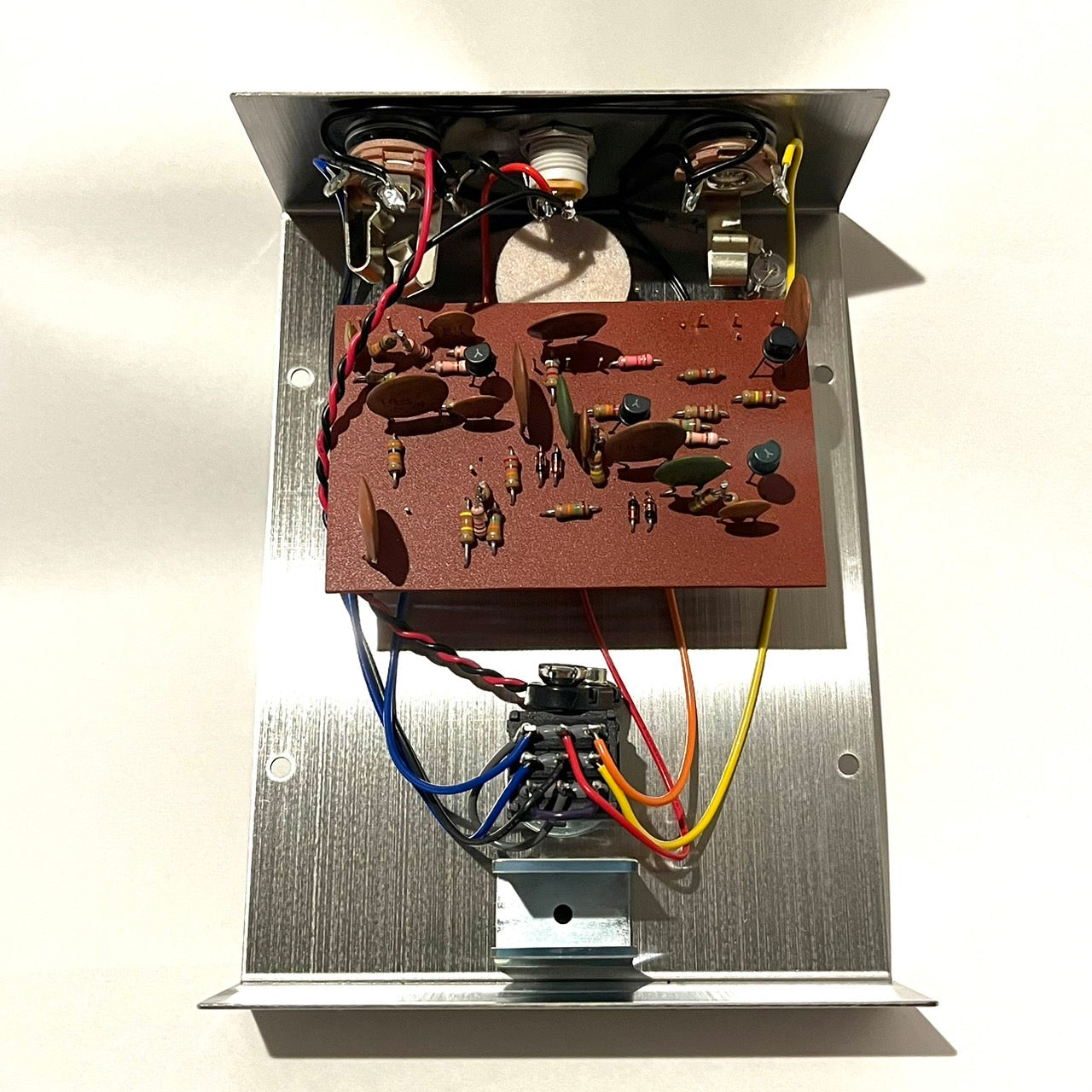 ELF FUZZ SUSTAINER – RoShi Pedals