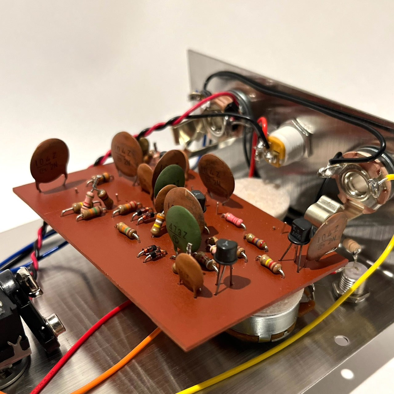 ELF FUZZ SUSTAINER – RoShi Pedals