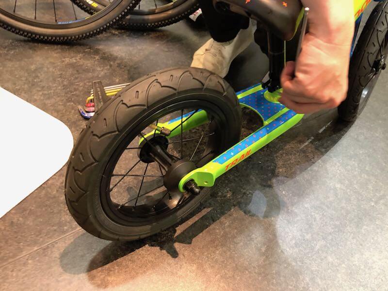 キャノンデール・キックバイク「TRAIL BALANCE 12 BOY'S」片持ち