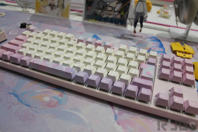 重量わずか187g！最新ヘッドセットに大注目―海外ゲーミングデバイスを