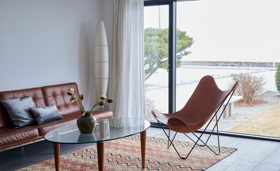 CUERO (クエロ） BKFチェア 日本総販売元 | Royal Furniture Collection