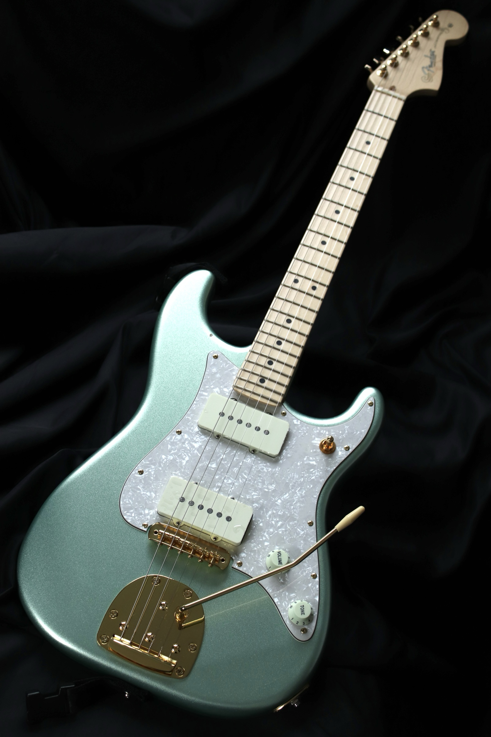 エレキギターの組み込み『ジャズマスター×ストラトキャスター』 – 楽器