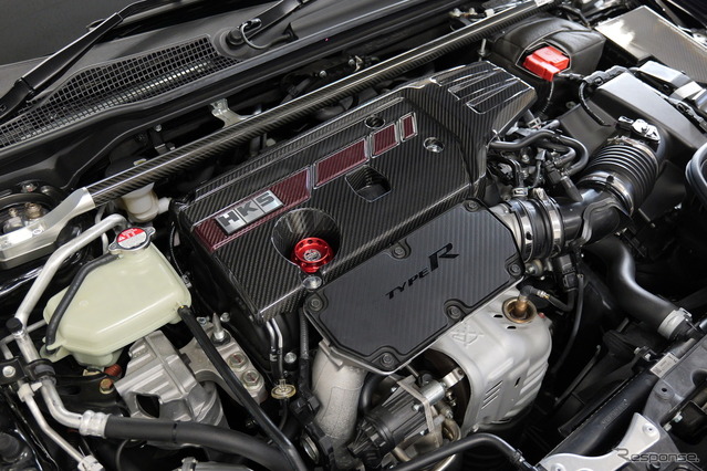エンジンルームをレーシーに演出！ HKSからFK8/FL5『シビックタイプR
