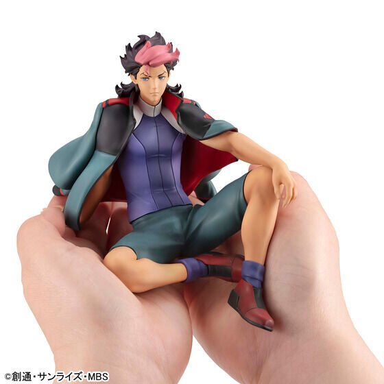 水星の魔女」座ってくつろぐ様子が魅力的♪ グエルら御三家の御曹司が