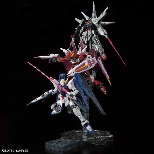 機動戦士ガンダムSEED」より、「フリーダム」ら3機が揃い踏み！ 限定