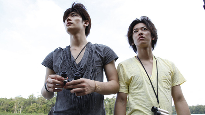 三浦春馬と佐藤健、今度は熱帯雨林のジャングルへ！ オランウータンの