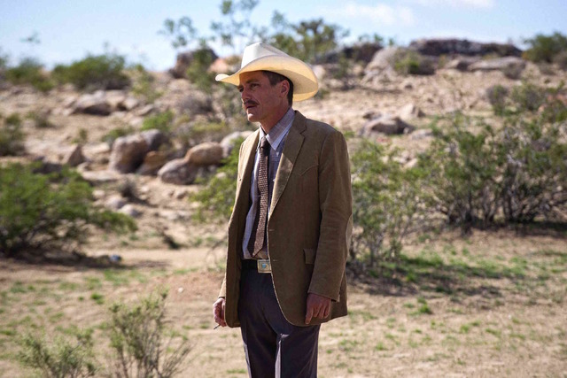 トム・フォード、カール・ラガーフェルドへ直電話！「僕の映画のために