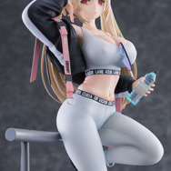 タイトな衣装で豊満ボディがパツパツ…！『アズレン』より「ケルサン