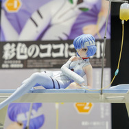 綾波レイ、アスカの大型造形物も！「エヴァワンフェス」珠玉の作品が大
