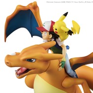 リザードン”1/8フィギュアが登場！ サトシとピカチュウを乗せた勇姿を