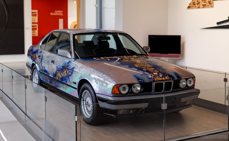 日本画家・加山又造のアートカーも、スロバキアにBMWの名車3台が集結