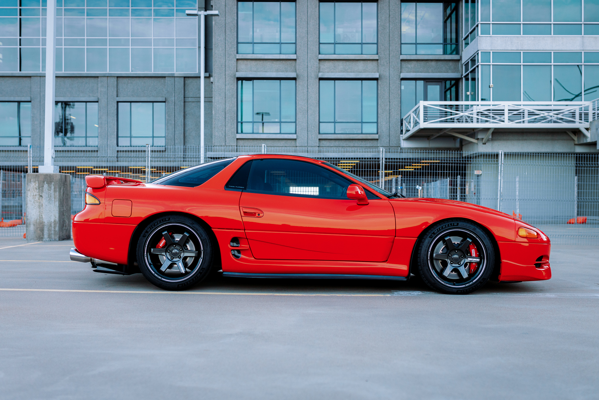Mitsubishi 3000GT VR-4 - tastefully & timelessly stylish on TE37s