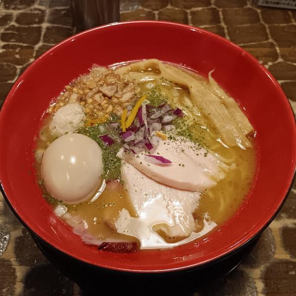 特級鶏蕎麦 龍介 | ラーメンデータベース
