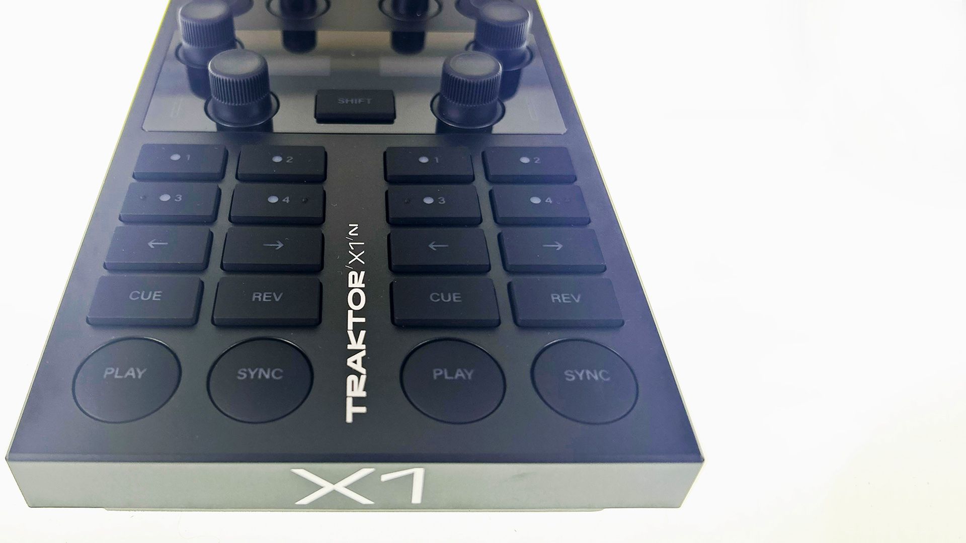 Traktor X1 MK3 - First Look - DJ TechTools