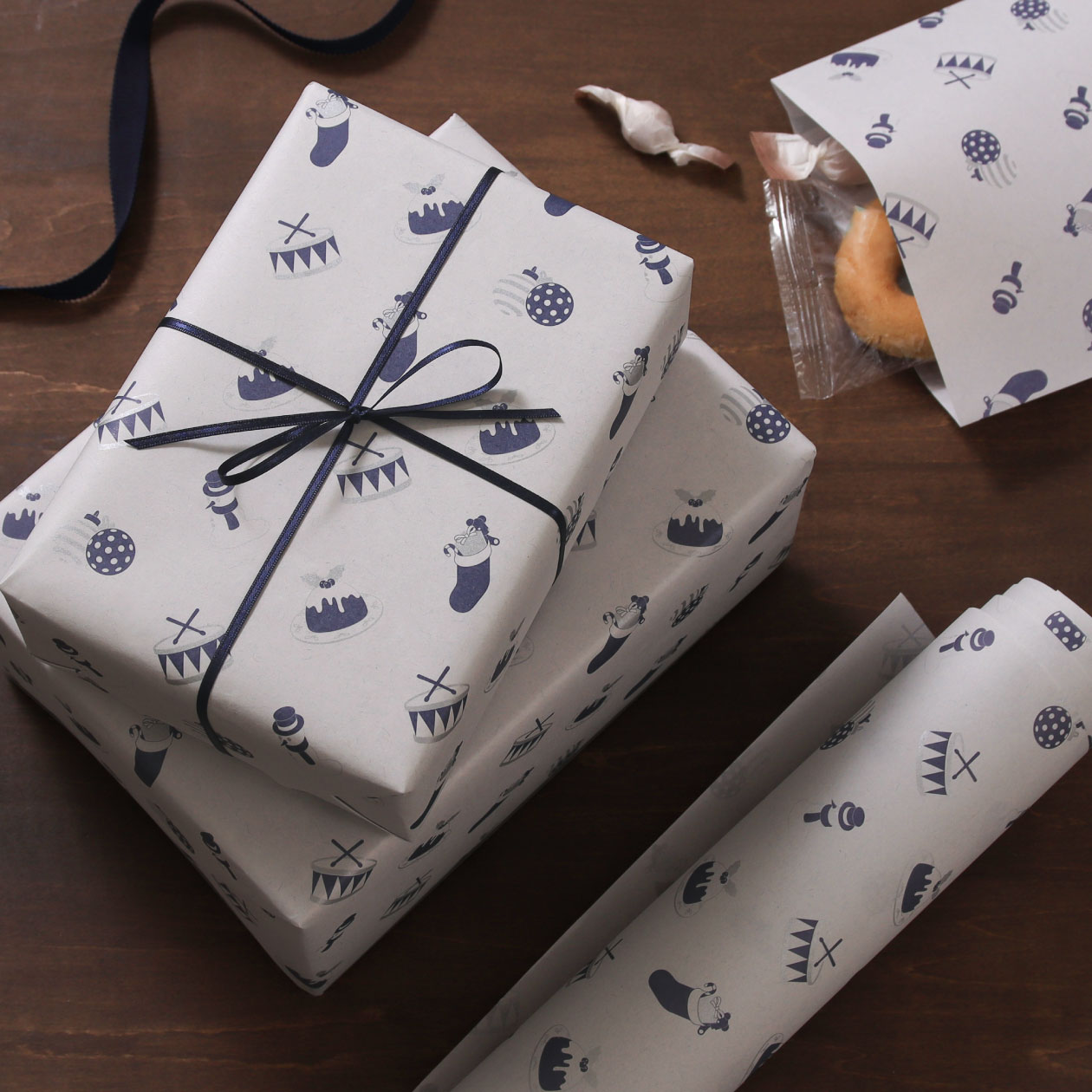 クリスマスシンボル柄のラッピングペーパー・帯・平袋 | 羽車公式