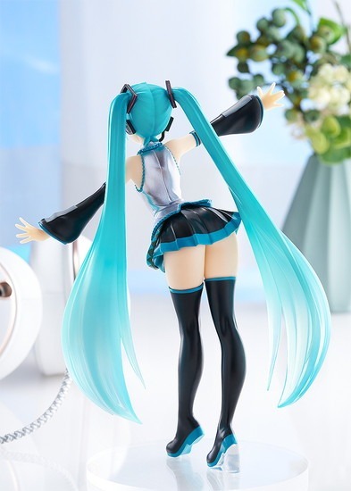 GOOD SMILE COMPANY POP UP PARADE 初音ミク クリアカラーVer.｜ホビー